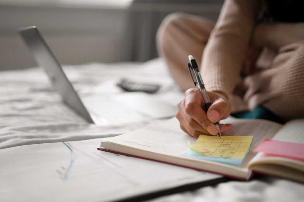 como conciliar trabalho e estudos